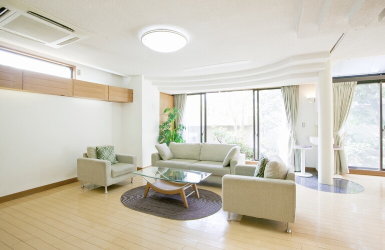 リビングのみやトイレのみなどの施工も承っています | 三鷹市のクロスメイクなら施工時間の短いクロスメイクOGU